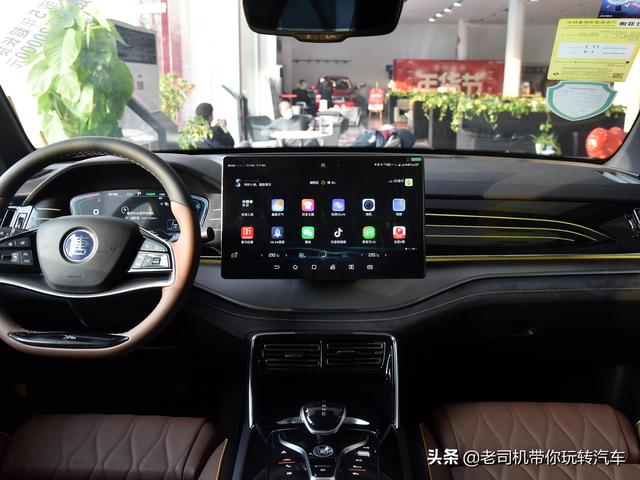 7座四驱SUV，505公里续航半小时充电保养省钱，看比亚迪唐新能源