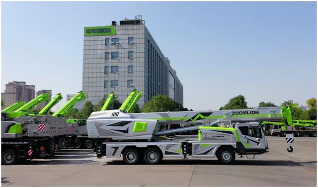 柴油限供！国产三台新能源25t，谁更值得买？