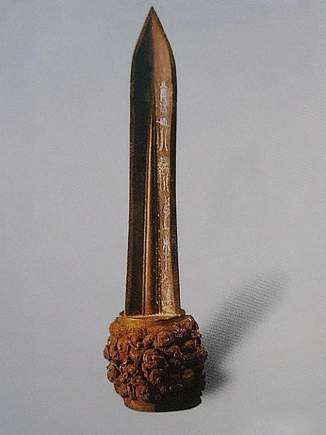 在周朝时期被列为"车之五兵"之一,是当时军队广泛用于实战的重要兵器