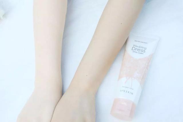 百元美白身体乳