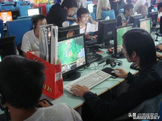 从“人类与兽人”到“冰封王座”《魔兽争霸》是怎样炼成的？