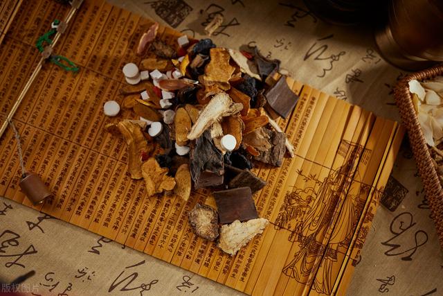 容易有反应，一动就出汗，滋阴清热，现在恢复了