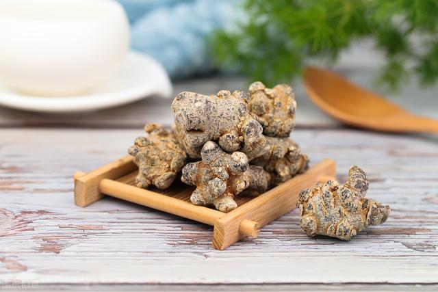 肝病的人喝什么药材对肝有好处？肝病要多吃什么，真心强烈推荐