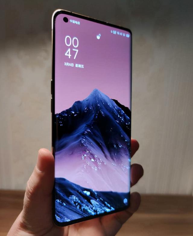 2000多元的手机与4000多元的手机到底有啥区别？买哪种更划算？