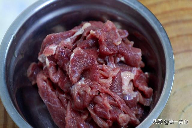 1斤牛肉1塊豆腐一鍋燉，廚師長分享家常豆花牛肉做法，鮮香嫩滑 健身 第3张