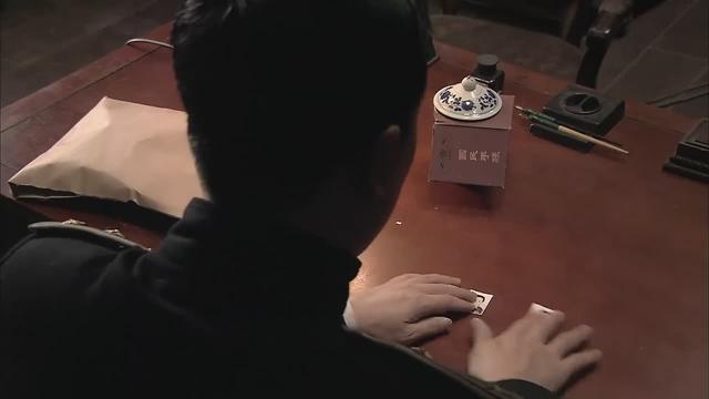 涩谷三郎:《悬崖》：从隐藏的细节里，看穿日军侵略者的暴行和丑恶嘴脸
