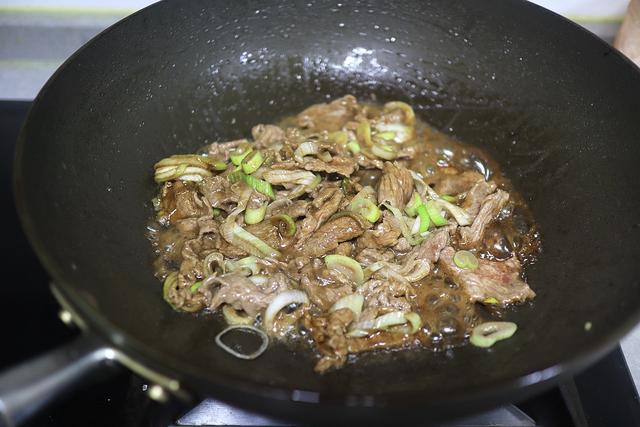 番茄牛肉飯早餐真豪橫，10分鐘輕松搞定，元氣滿滿連午餐都有瞭