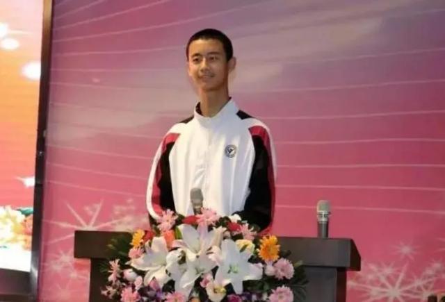 14岁保送清华！还被免除中考、高考、硕士生考试、博士生考试…网友直呼：太牛了