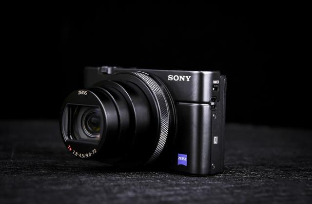 zv-1相比起佳能和尼康,我觉得索尼的产品线是分得最清晰,最明了的