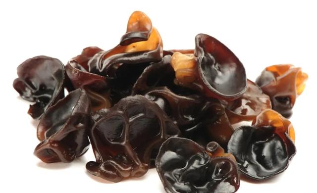 血管硬化的危害确实不少，但吃洋葱、木耳真的能软化血管吗？