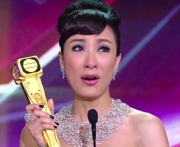 她们是TVB历届视后，哪一位最实至名归，而哪一位又最受质疑？