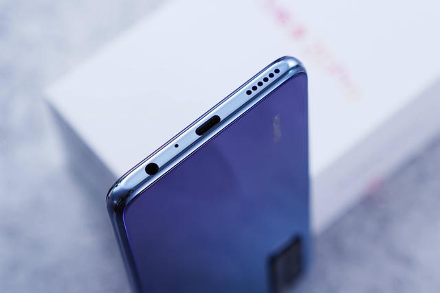 迎战iPhone，华为5000mAh新机开卖，售价创下低记录