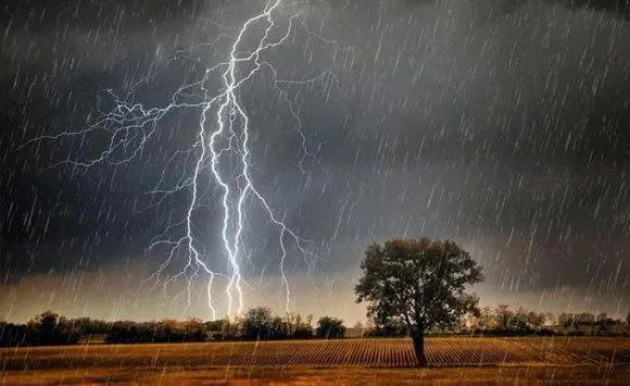 下雨感慨说说心情