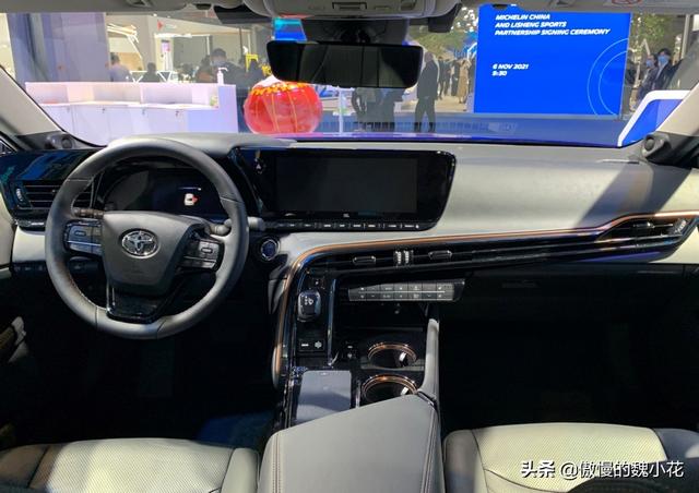 丰田“Mirai”国内首次现身！采用氢燃料动力，续航超800km