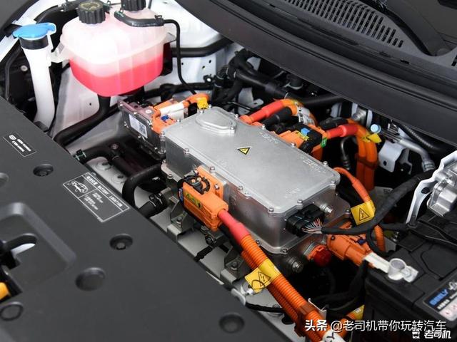 续航里程322km，具备半小时快充能力的代步车，实拍几何EX3 功夫牛