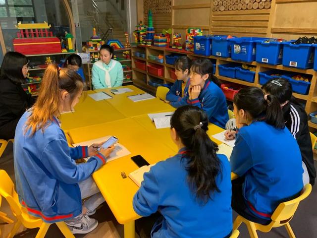 生活自理  快乐自立海亮小太阳幼儿园