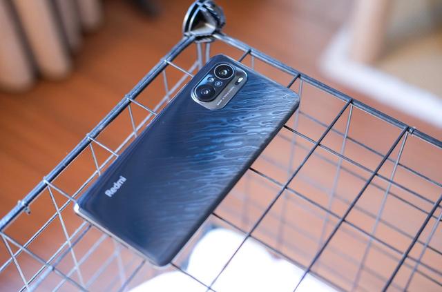 不喜欢曲面屏手机？这三款直屏手机最推荐