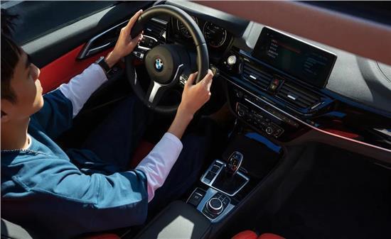 Bmw 1系运动轿车元气盛夏潮有所值 全网搜