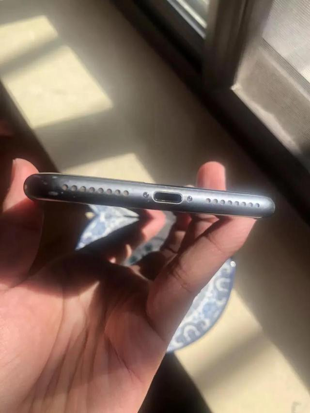 一代机皇iPhone无人问津惆怅啊