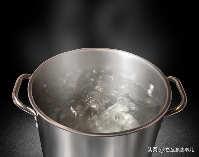 千滚水能不能喝？三滚水，五滚水，亚硝酸盐，说的是啥？涨知识了