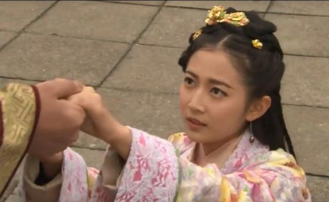 新版“赵敏”陈钰琪竟拍过TVB剧，气质出众，一个镜头具主角气质