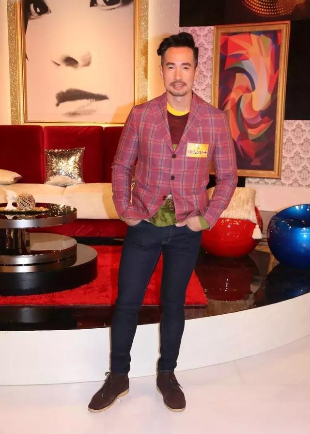 48岁直认自己是快乐的中年 凭借《溏心风暴》一角成双料视帝