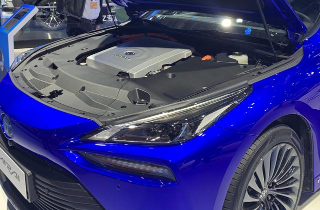 新款丰田Mirai实车国内亮相，搭载氢燃料动力，续航可达850公里