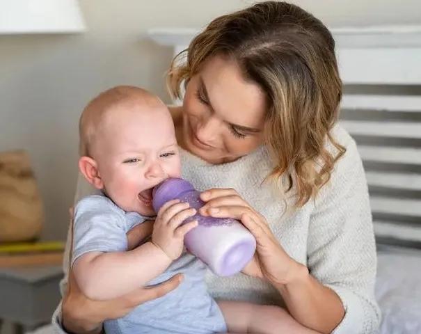 宝宝不吃奶嘴抗拒奶瓶，怎么办？15个技巧帮你轻松应对