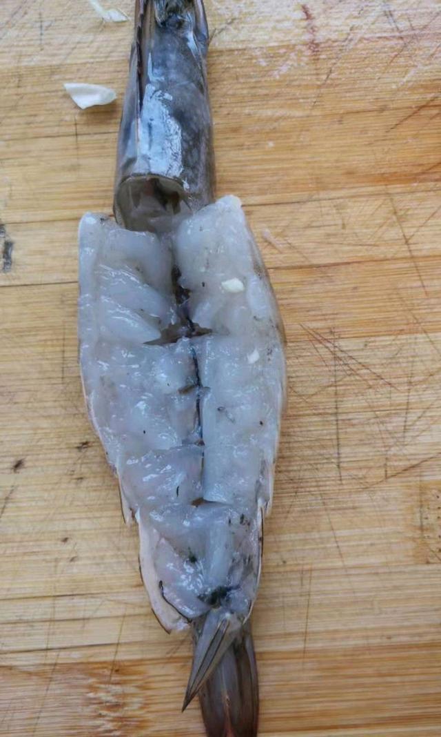 虾外面裹着粉丝叫什么 粉丝缠虾叫什么菜名