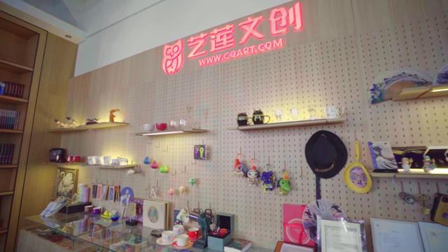 退圈的李亚鹏，却成了另一种网红？