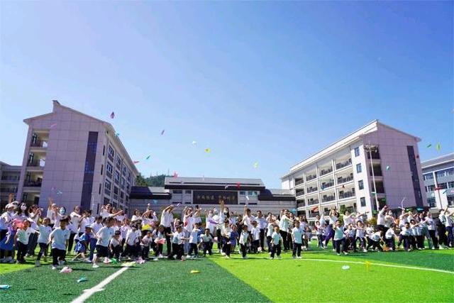 童心向党爱祖国 快乐运动促健康—汉江实验学校幼儿园亲子运动会