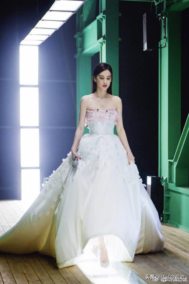 黄圣依命太好 太有钱不上班（黄圣依一年的零花钱2亿）