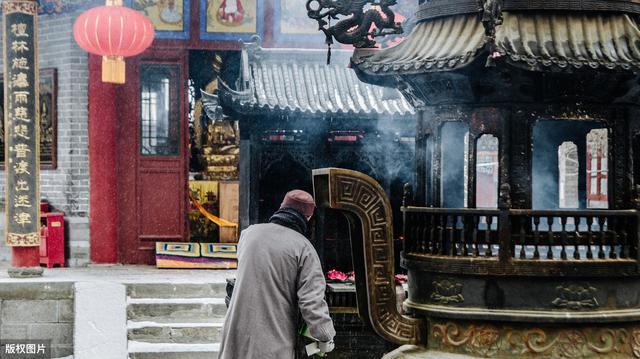 如今忻州市五台山的五爷庙殿宇，传说是民国年间五爷托梦给方丈重修的？