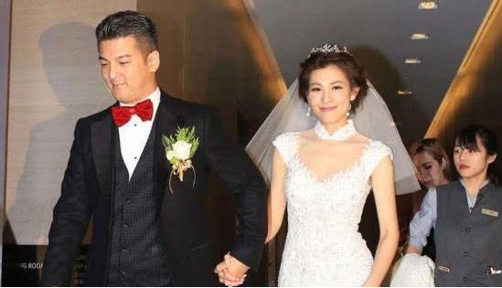 孙志浩:贾静雯女儿过16岁生日，生父孙志浩与后妈出镜，吻其脸颊显亲密
