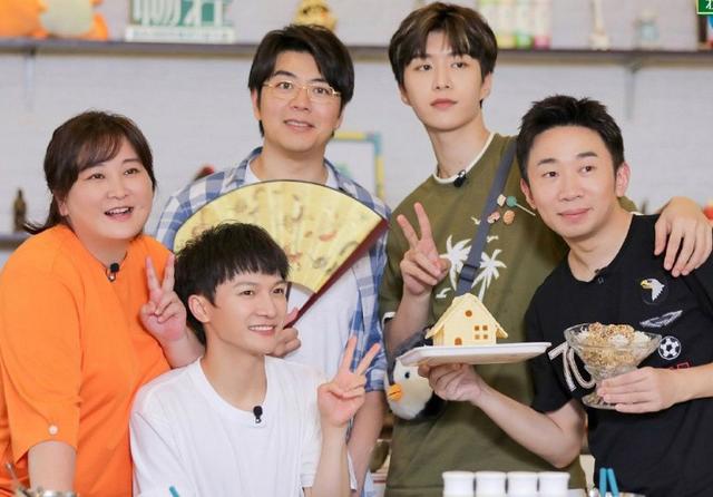 青春环游记第三季杨洋路透青春环游记第三季杨洋路透饭拍