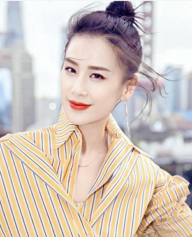 黄圣依是上海交大附中(黄圣依回母校上海交大附中)