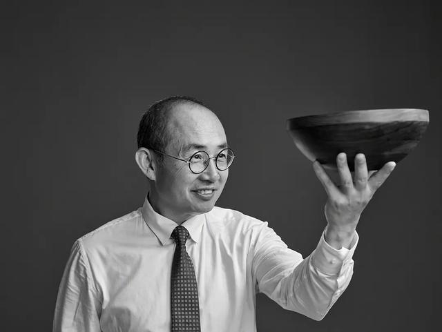 套现失败后，潘石屹夫妇高调现身美国看球，释放了什么信号？