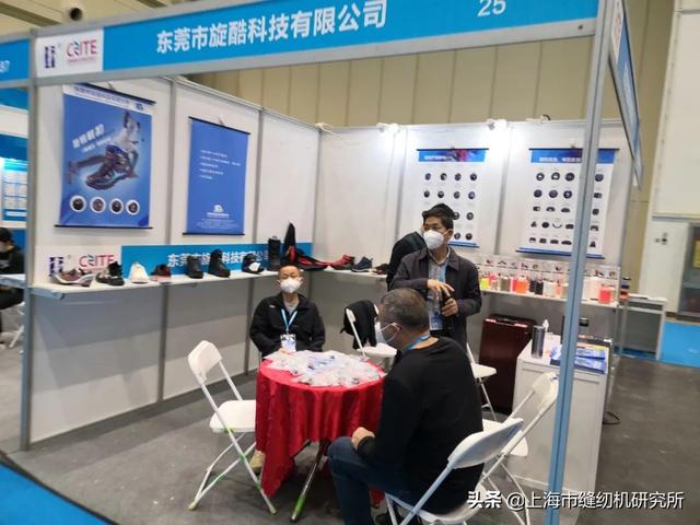 服装行业的纺织机械展