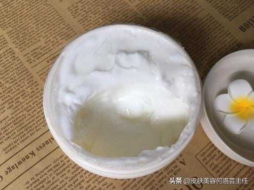 胳膊一块块鸡皮疙瘩怎么回事