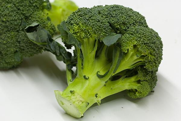 别再信大蒜、西蓝花等“抗癌食物”了！真正抗癌的方法，并不难学