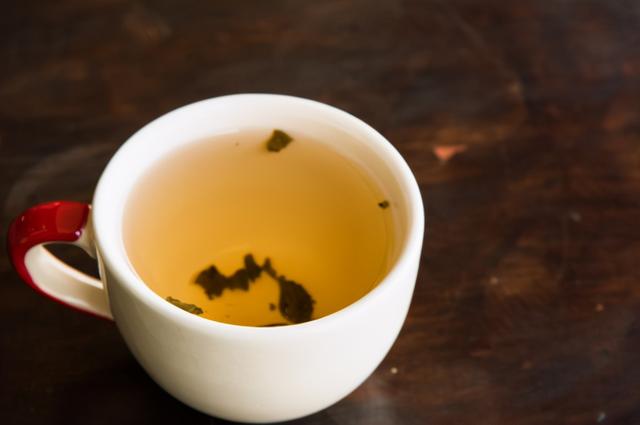 长期吸烟但坚持喝茶的人，身体会怎样呢？喝茶能缓解“烟毒”吗？