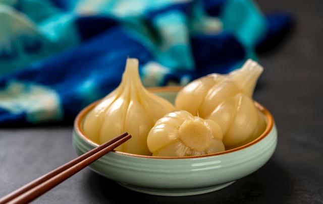 应该如何做糖醋蒜呢 正宗糖醋蒜的操作步骤