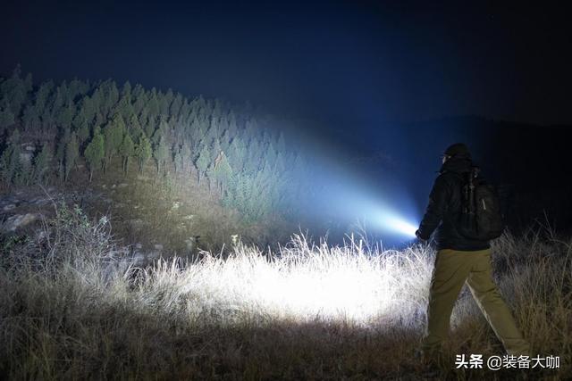 这款三眼小钢炮竟有18000流明——Lumintop雷明兔GT3手电