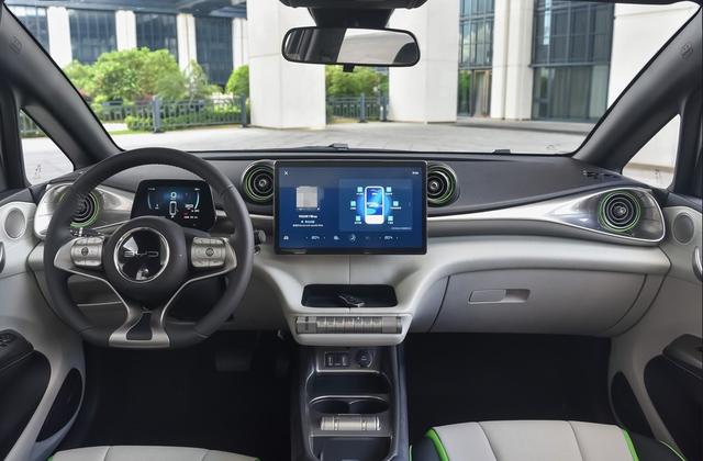 比亚迪海豚成功了，颜值高配置多，续航达405KM，首月卖出3000台