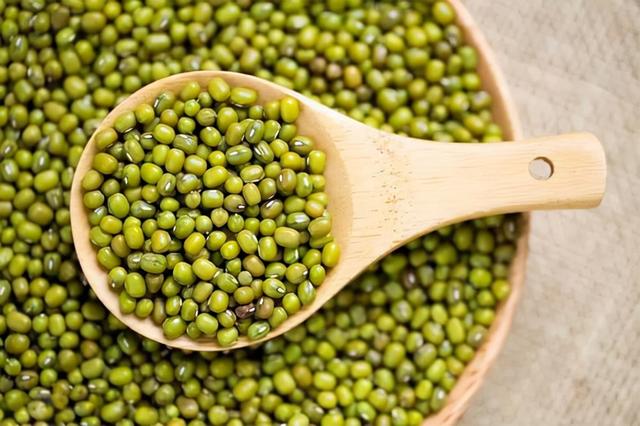 胃不好的人，3种食物尽量少吃，或能避免胃粘膜受损