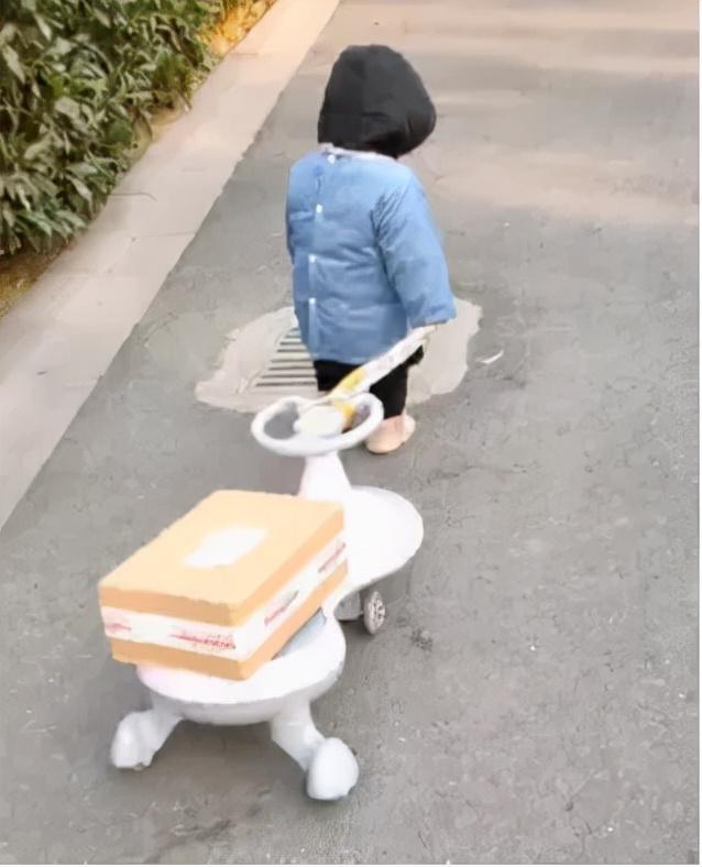 90后“敷衍式养娃”走红，谁能理解这种快乐？