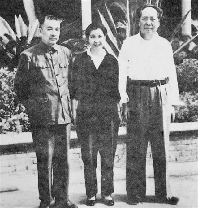 传奇女性曾志遗嘱：存款捐家乡，不进八宝山，骨灰撒在井冈山