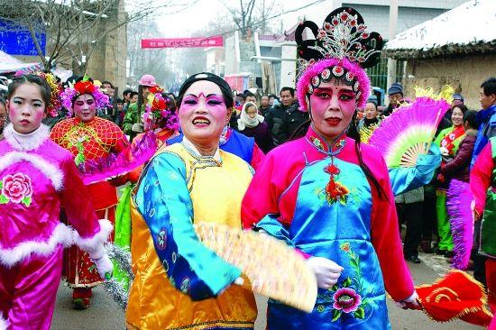 东北秧歌小看戏主要讲老家的年味儿