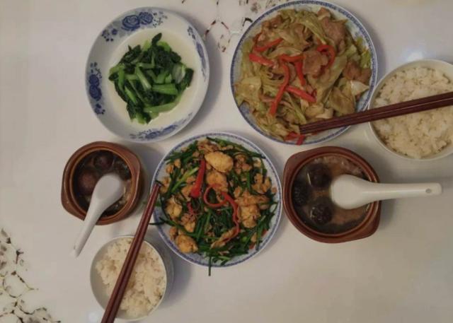 隔夜菜不能吃吗？医生解释：除了这4种，其他或可放心吃