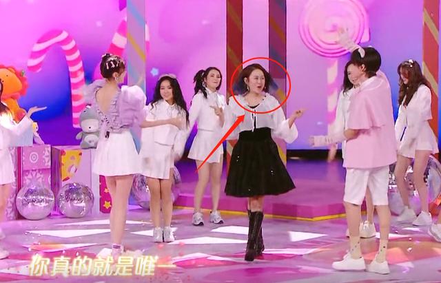 宋亚轩关晓彤跳爱你(宋亚轩关晓彤公主抱)